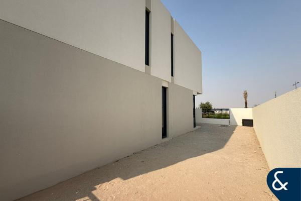 Corner Villa | Close to Pool | Landscaped